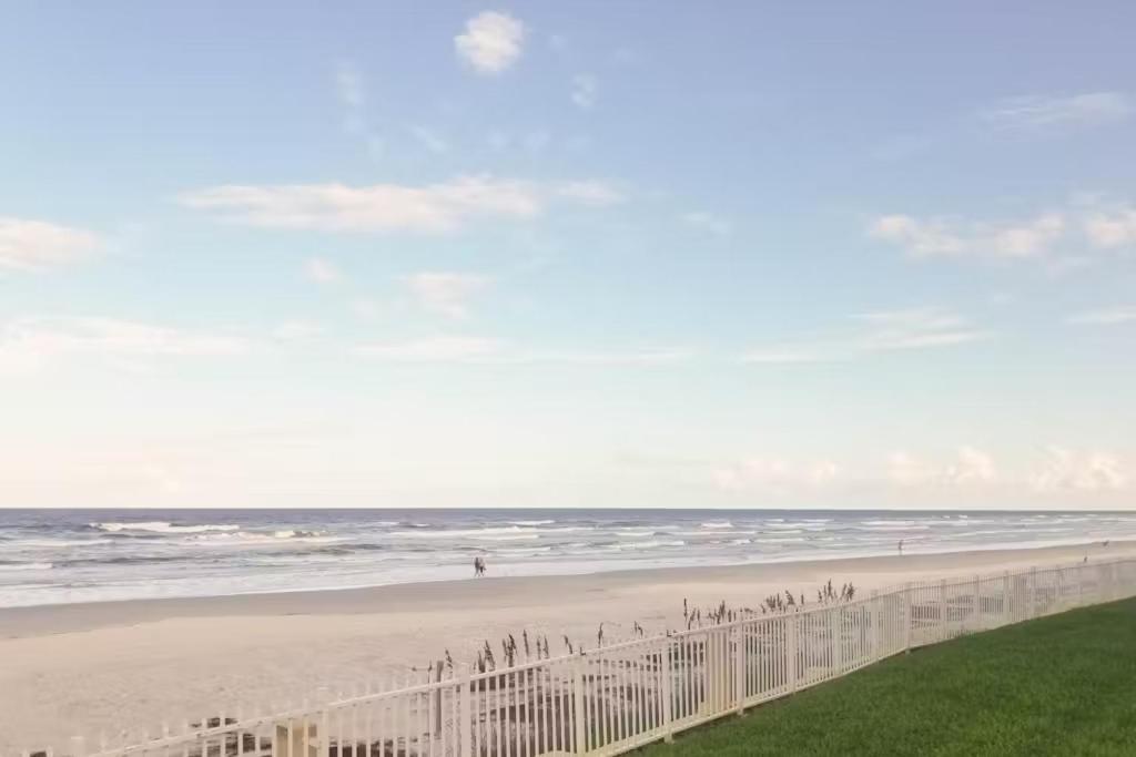 Oceanfront Balcony, Pool, Bbq, Steps To Flagler Ave Villa New Smyrna Beach Eksteriør bilde