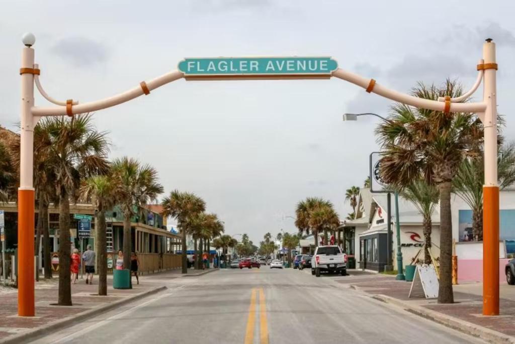 Oceanfront Balcony, Pool, Bbq, Steps To Flagler Ave Villa New Smyrna Beach Eksteriør bilde
