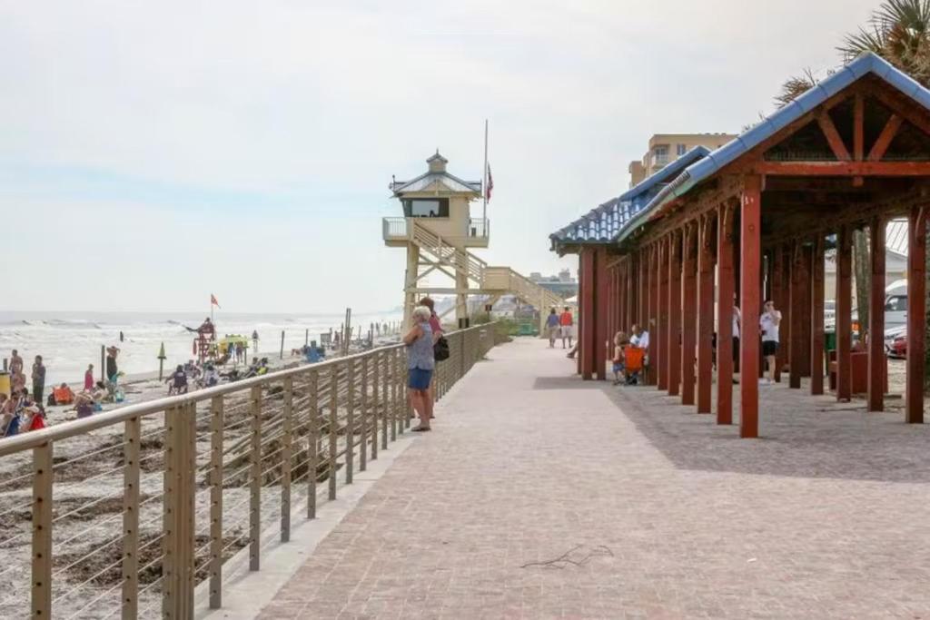 Oceanfront Balcony, Pool, Bbq, Steps To Flagler Ave Villa New Smyrna Beach Eksteriør bilde